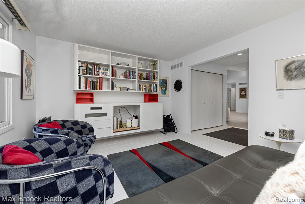 7400 Tall Timbers, West Bloomfield, MI — Photo 10
