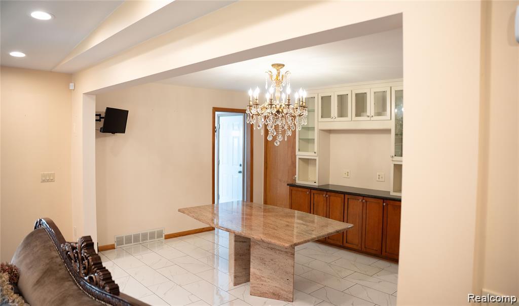 6651 Arlington Drive, West Bloomfield, MI — Photo 37