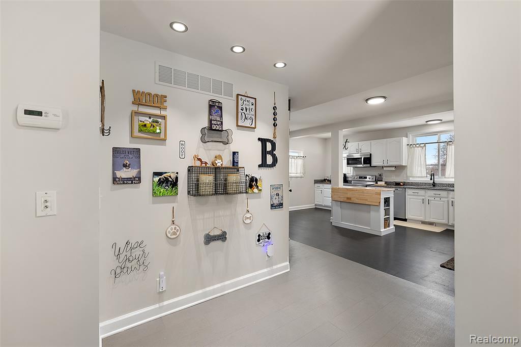 4755 Forest Avenue, Waterford, MI 48328 — Photo 26
