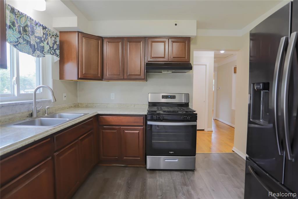 3581 Stolzenfeld Avenue, Warren, MI 48091 — Photo 10