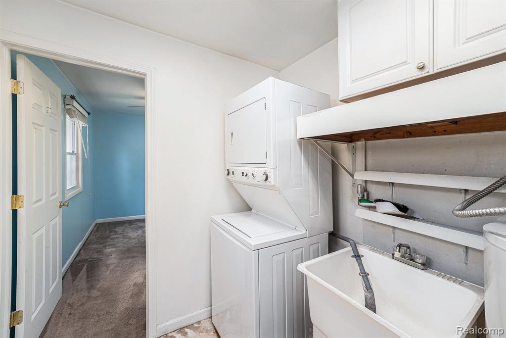 940 Mace Avenue, Madison Heights, MI 48071 — Photo 19