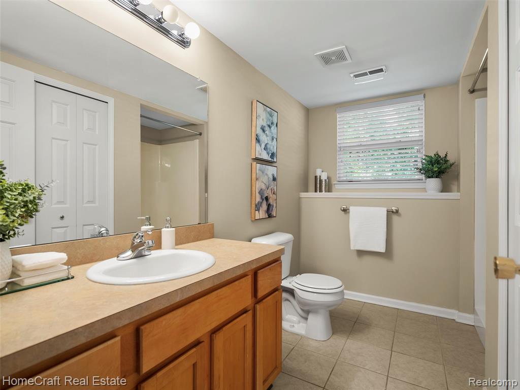 5930 FORESTAL Drive, Waterford, MI 48327 — Photo 30