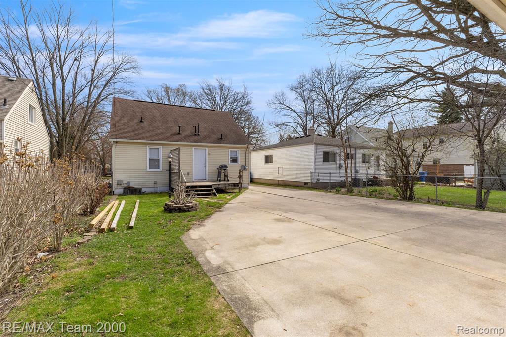 4540 FLEMING Street, Dearborn Heights, MI 48125 — Photo 29