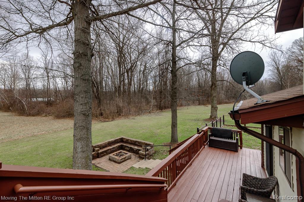 21775 Clemmons Court, Belleville, MI 48111 — Photo 27