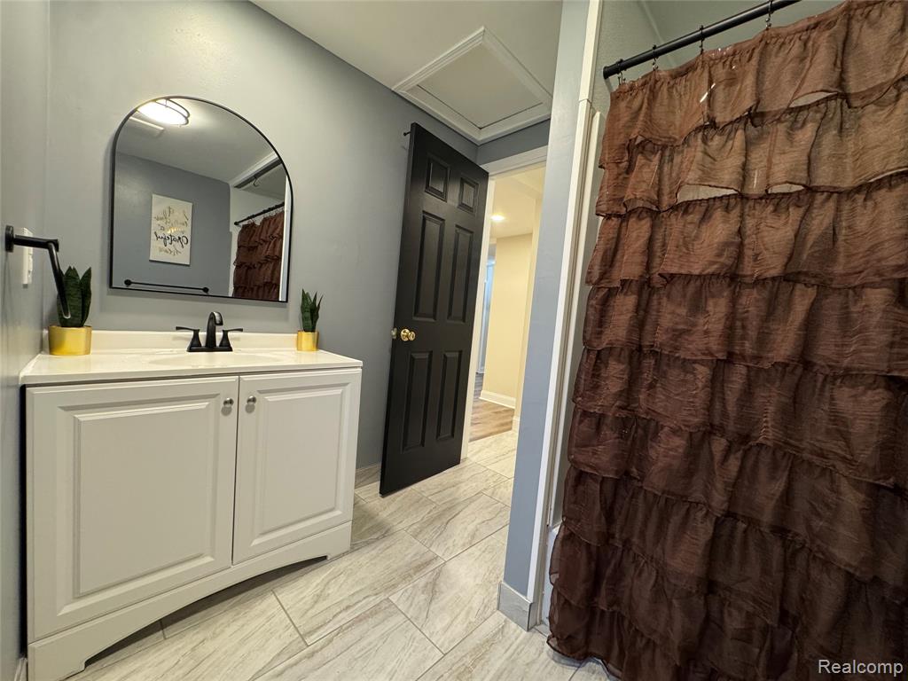 20830 Montrose, Warren, MI 48089 — Photo 17