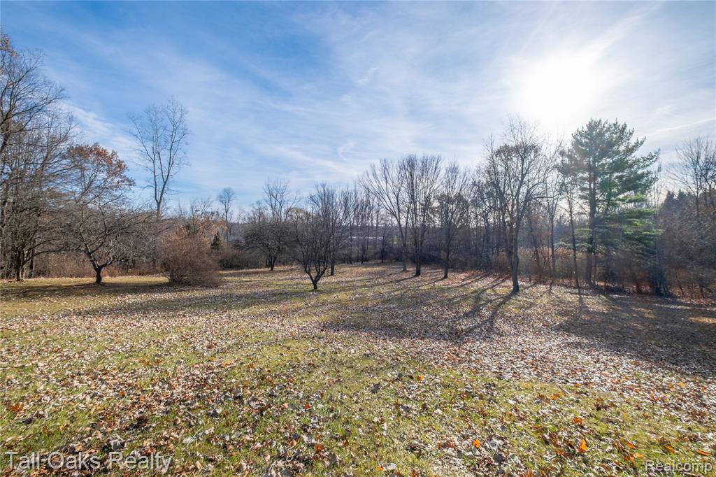 731 Cherry Hill Court, Columbiaville, MI 48421 — Photo 36