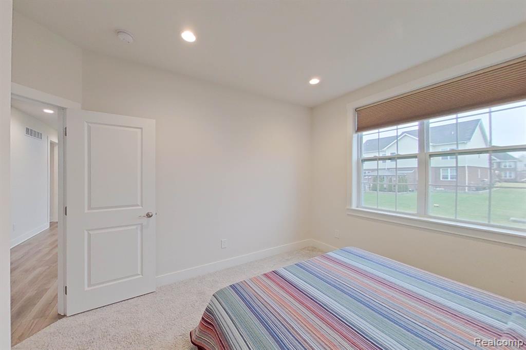 51060 LAUREL Park Drive, Canton, MI 48188 — Photo 38
