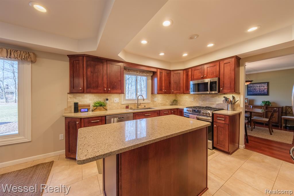 47829 BEN FRANKLIN Drive, Shelby Twp, MI 48315 — Photo 3