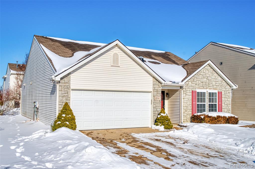 8580 Fox River Drive, Fowlerville, MI 48836 — Photo 3
