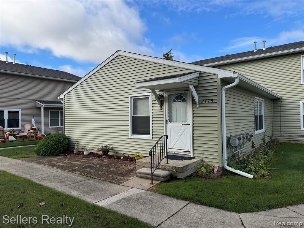 9415 Parkwood N, Davison, MI 48423 — Photo 2