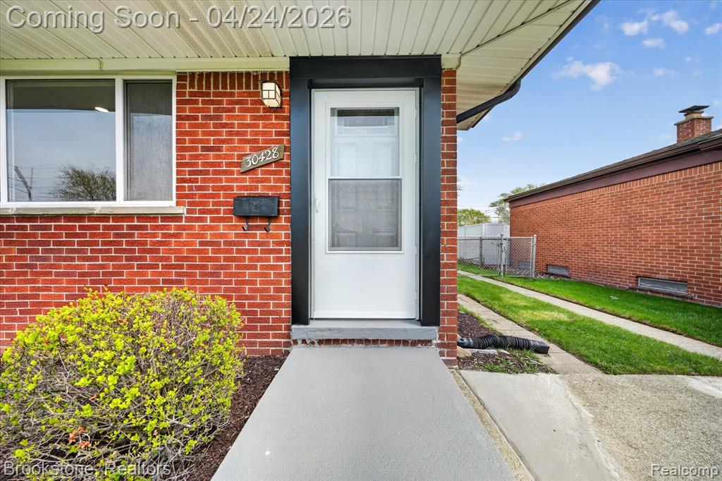 30428 Iroquois Drive, Warren, MI 48088 — Photo 6