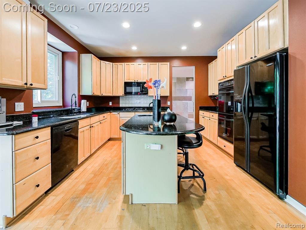 6590 Pembridge Hill, West Bloomfield, MI — Photo 3