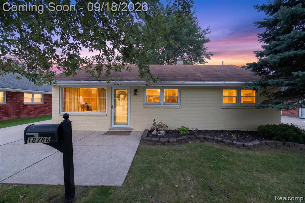 18786 Hinton Street, Riverview, MI 48193