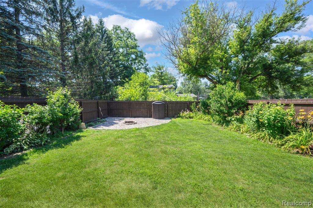 576 Brooks Avenue, Pontiac, MI 48340 — Photo 25