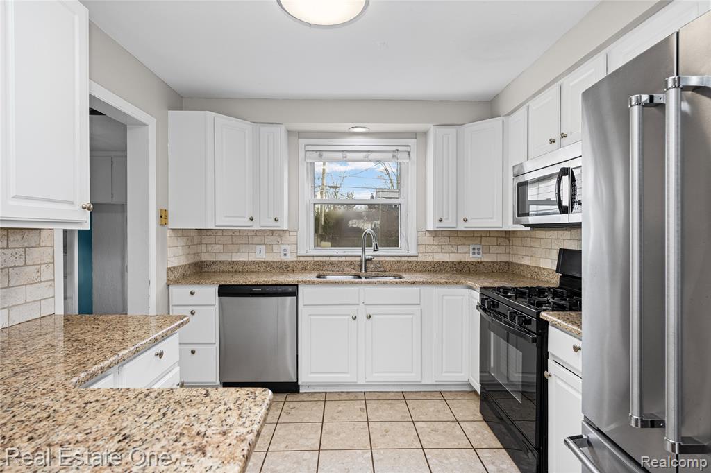4313 Berkshire Road, Royal Oak, MI 48073 — Photo 13