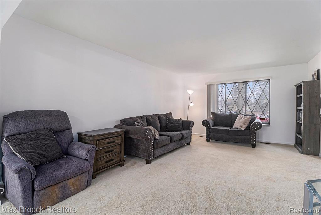5962 CHERRY CREST Drive, West Bloomfield, MI — Photo 10