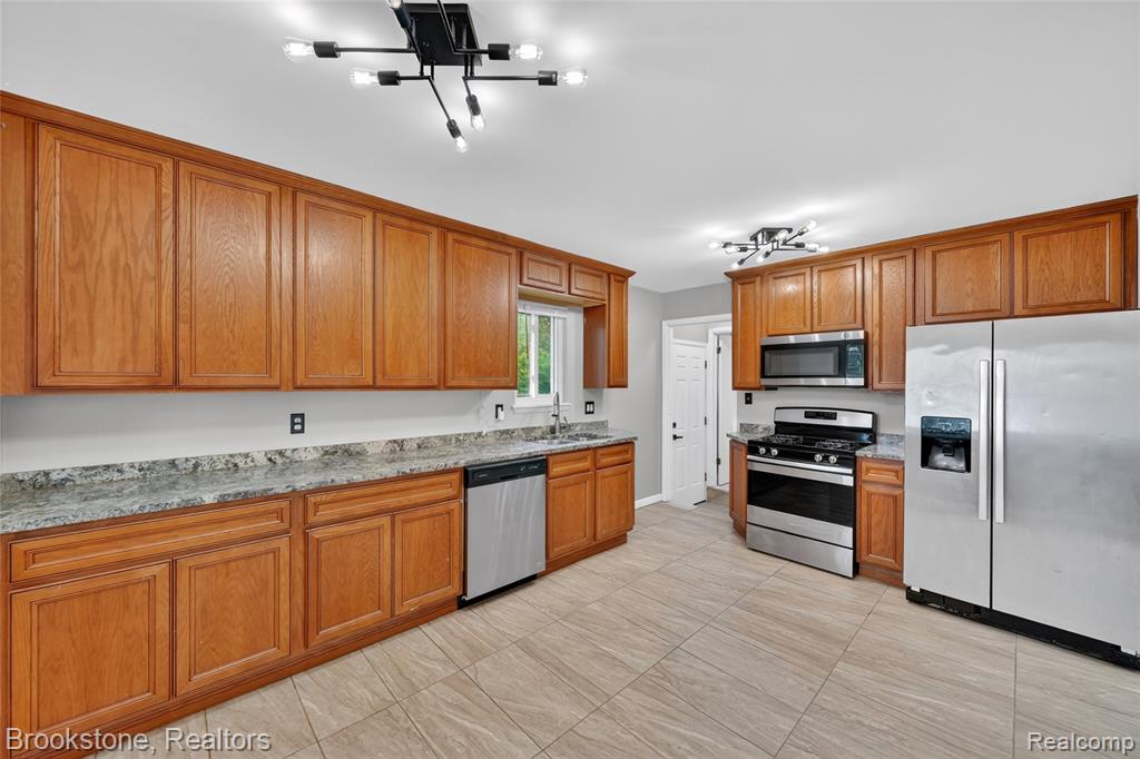 24915 Tallman Avenue, Warren, MI 48089 — Photo 10