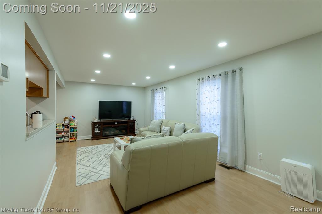 6909 Harvard Lane, Canton, MI 48187 — Photo 7