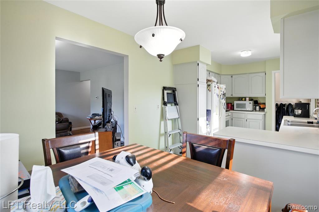 5576 Cleary Drive, Waterford, MI 48329 — Photo 4