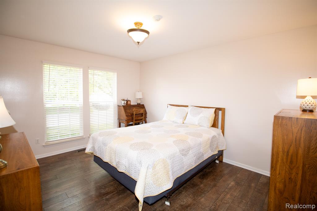 4102 Hunters Circle E, Canton, MI 48188 — Photo 17