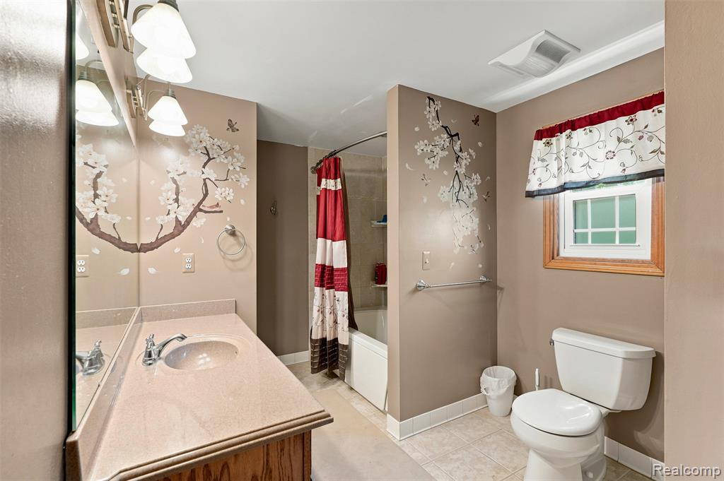 10780 Oxbow Lakeshore Drive, White Lake, MI — Photo 24