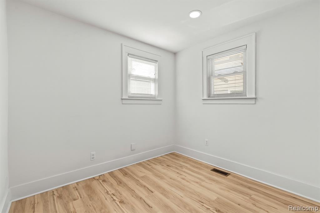 610 E Farnum Avenue, Royal Oak, MI 48067 — Photo 11
