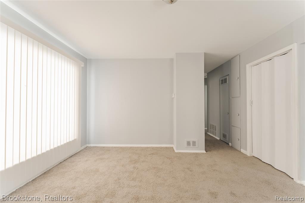 694 Emerson Avenue, Pontiac, MI 48340 — Photo 10