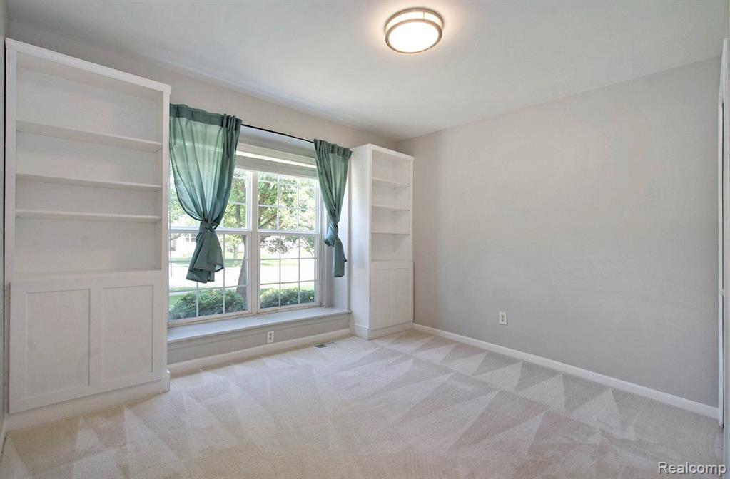 3381 CROMWELL Road, Ann Arbor, MI 48105 — Photo 15