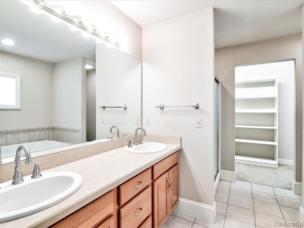 3084 Aberdeen Court, Port Huron, MI 48060 — Photo 16