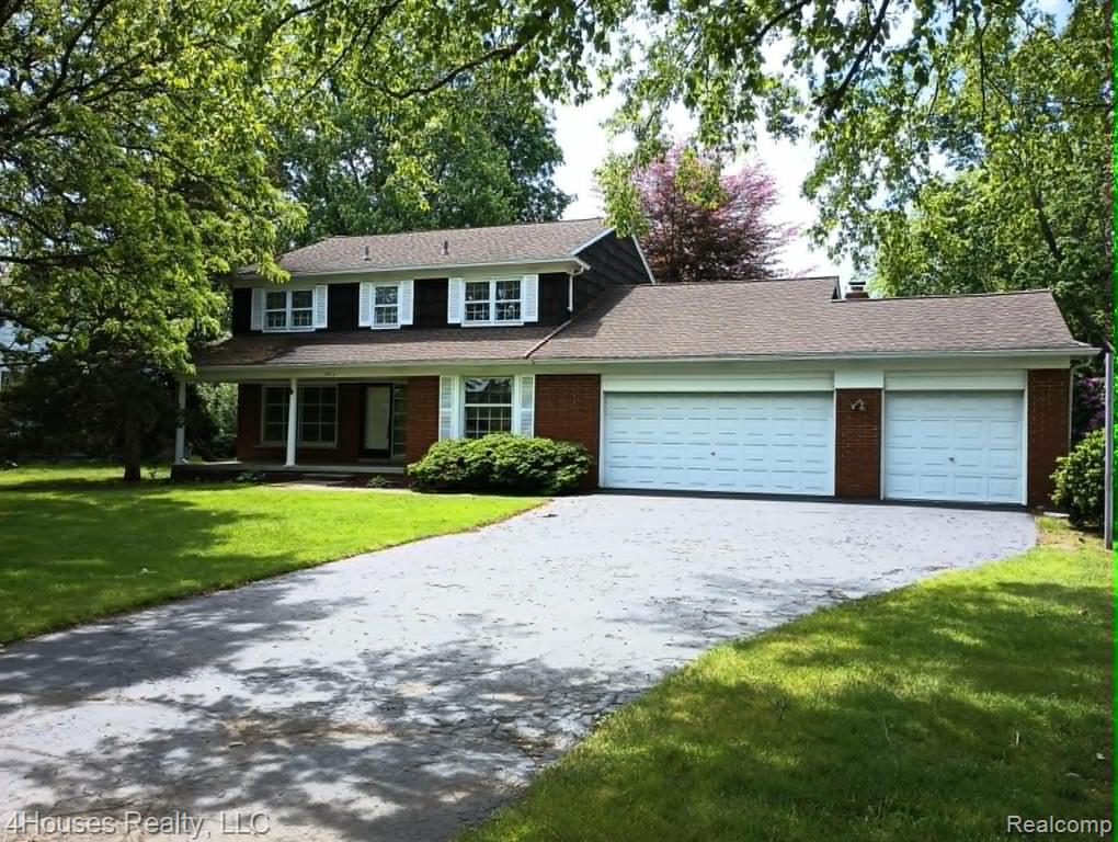 7476 Franklin Ridge Way, West Bloomfield, MI — front exterior