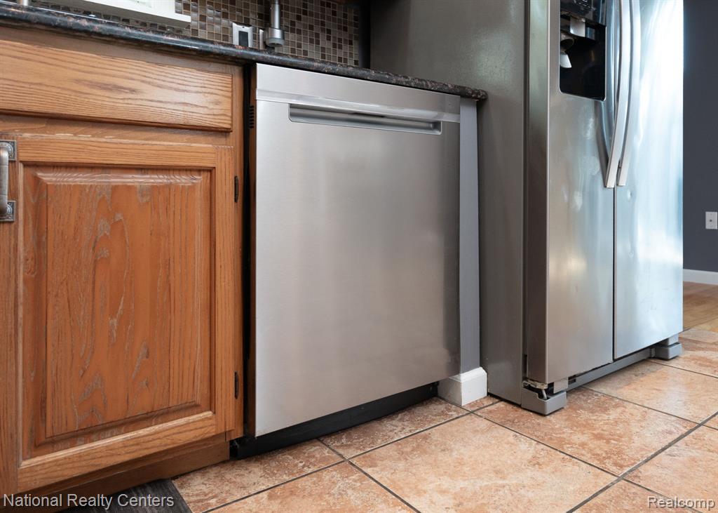 402 N West Street, Royal Oak, MI 48067 — Photo 12