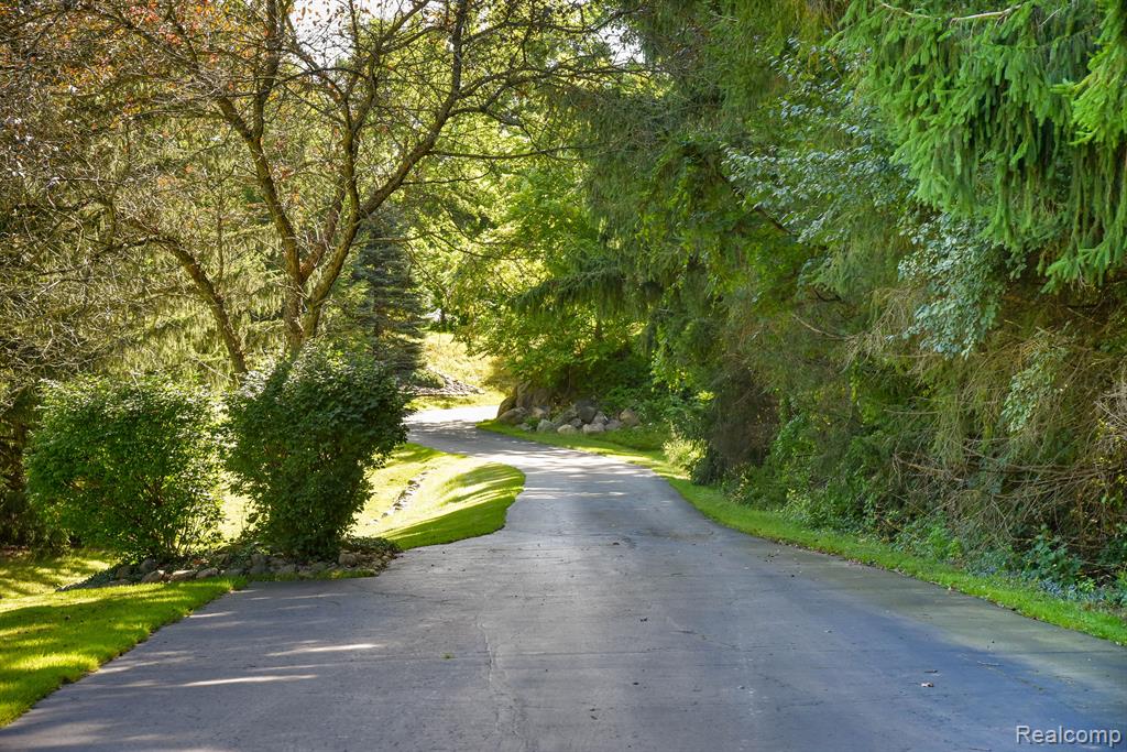 9245 PINE KNOB Road, Clarkston, MI 48348 — Photo 15