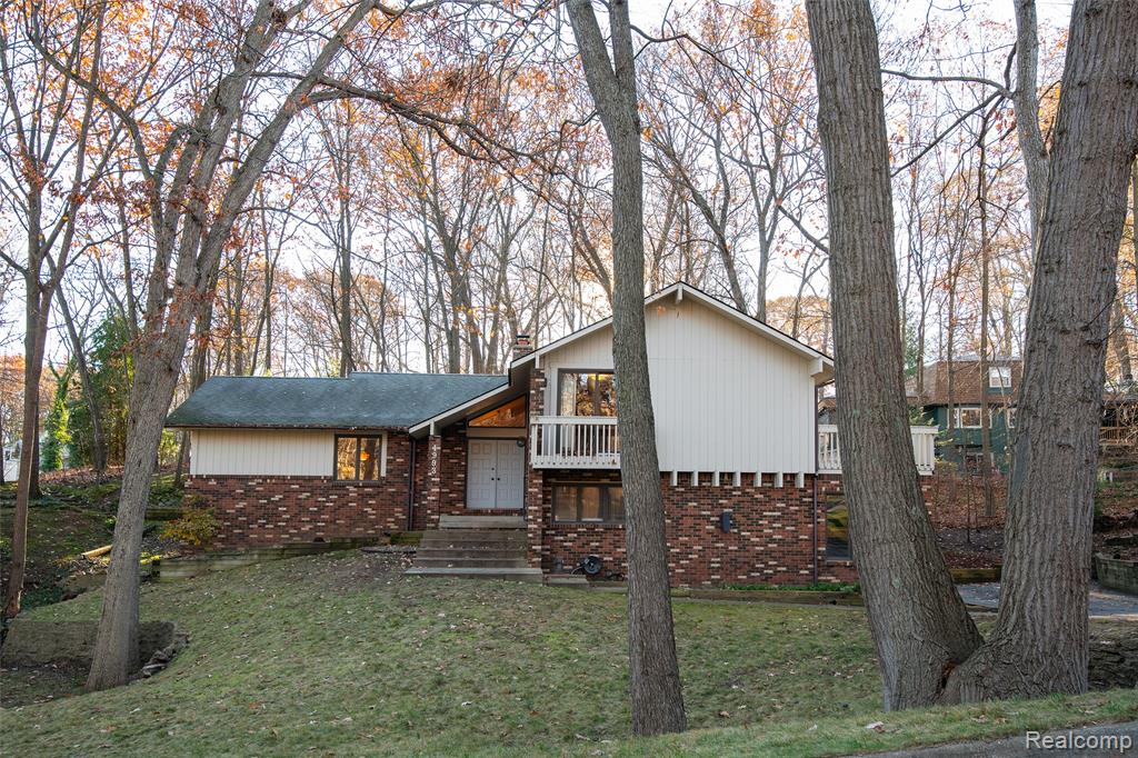 4993 Tiohero Boulevard, Clarkston, MI 48348 — Photo 2