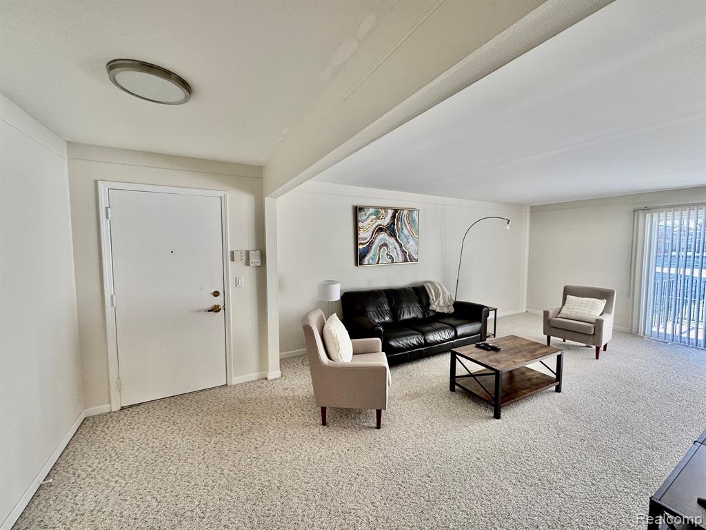 488 FOX HILLS Drive S, Bloomfield Hills, MI 48304 — Photo 3