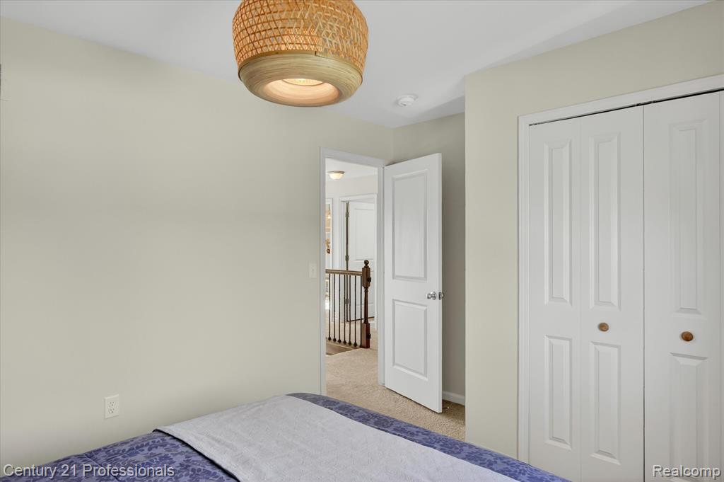 8871 Dover Court, Livonia, MI 48150 — Photo 25