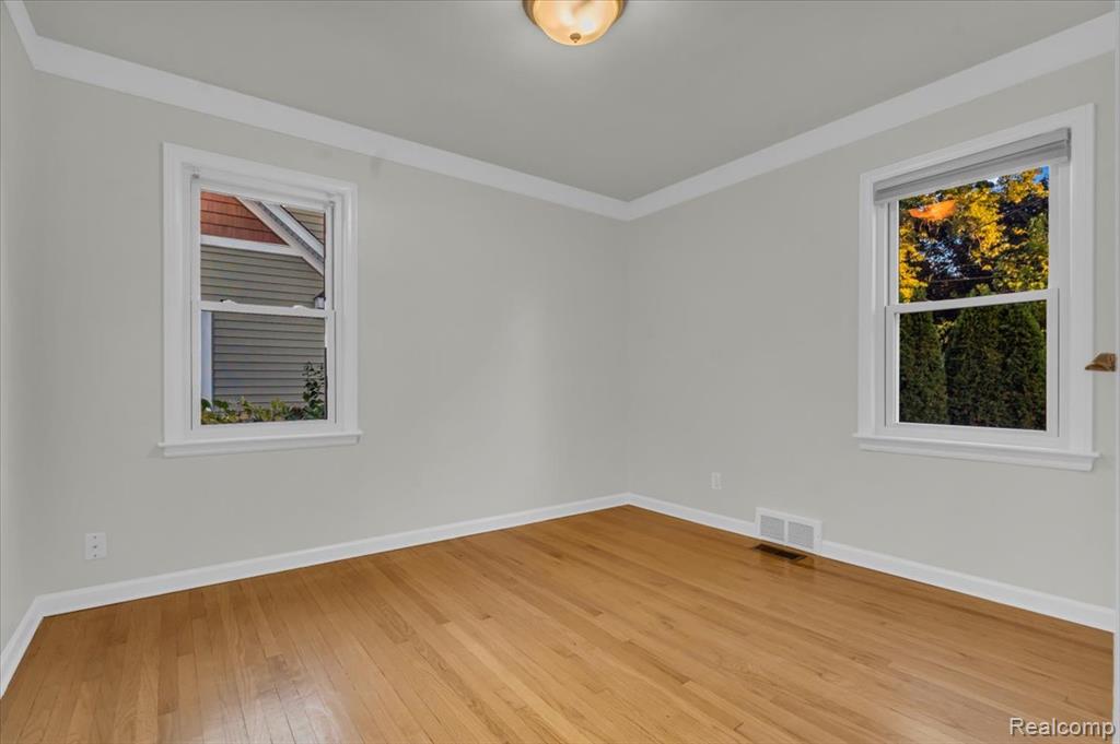 912 Woodsboro Drive, Royal Oak, MI 48067 — Photo 14