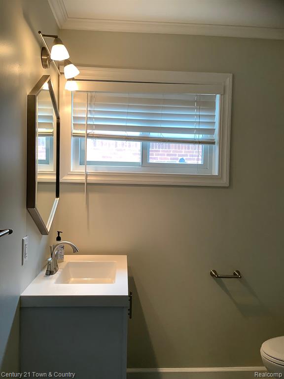 8953 NIVER Avenue, Allen Park, MI 48101 — Photo 11