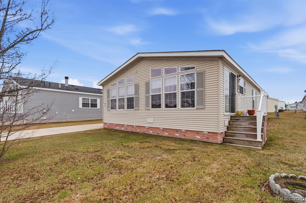 37319 Stone Way, New Haven, MI 48048 — Photo 2
