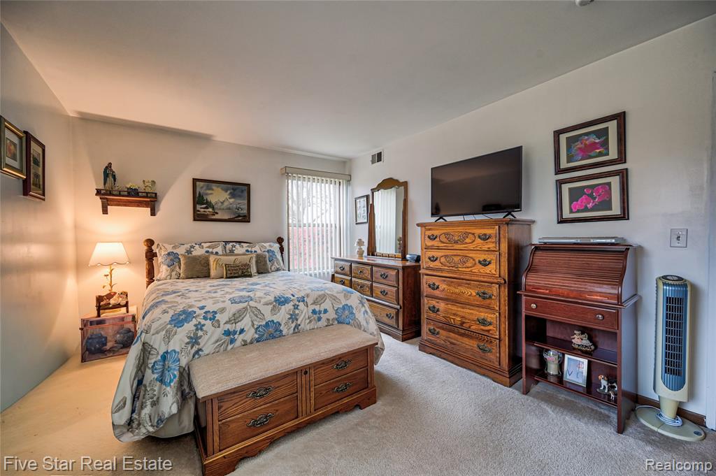 61051 Greenwood Drive, South Lyon, MI 48178 — Photo 26