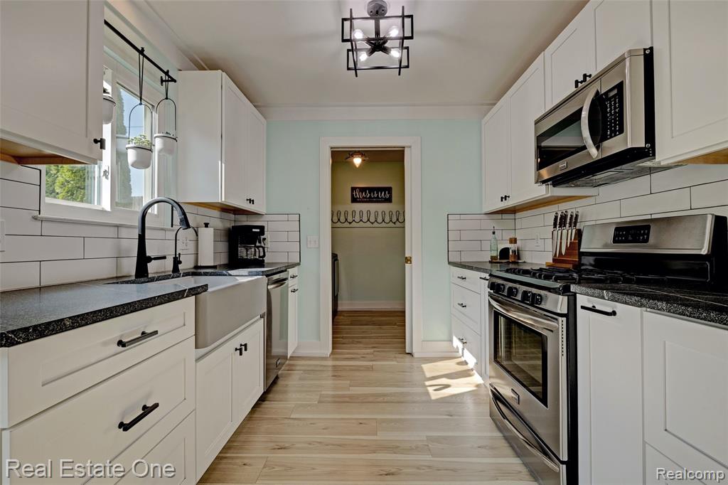 5327 Edgar Road, Clarkston, MI — Photo 12