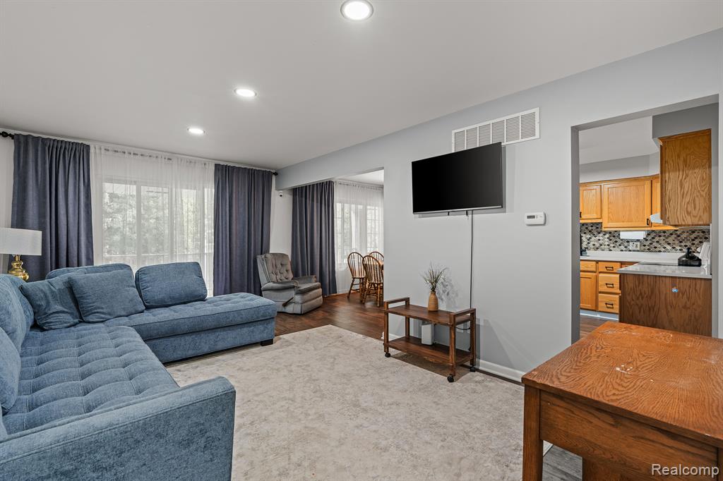 29594 HOOVER Road, Warren, MI 48093 — Photo 3