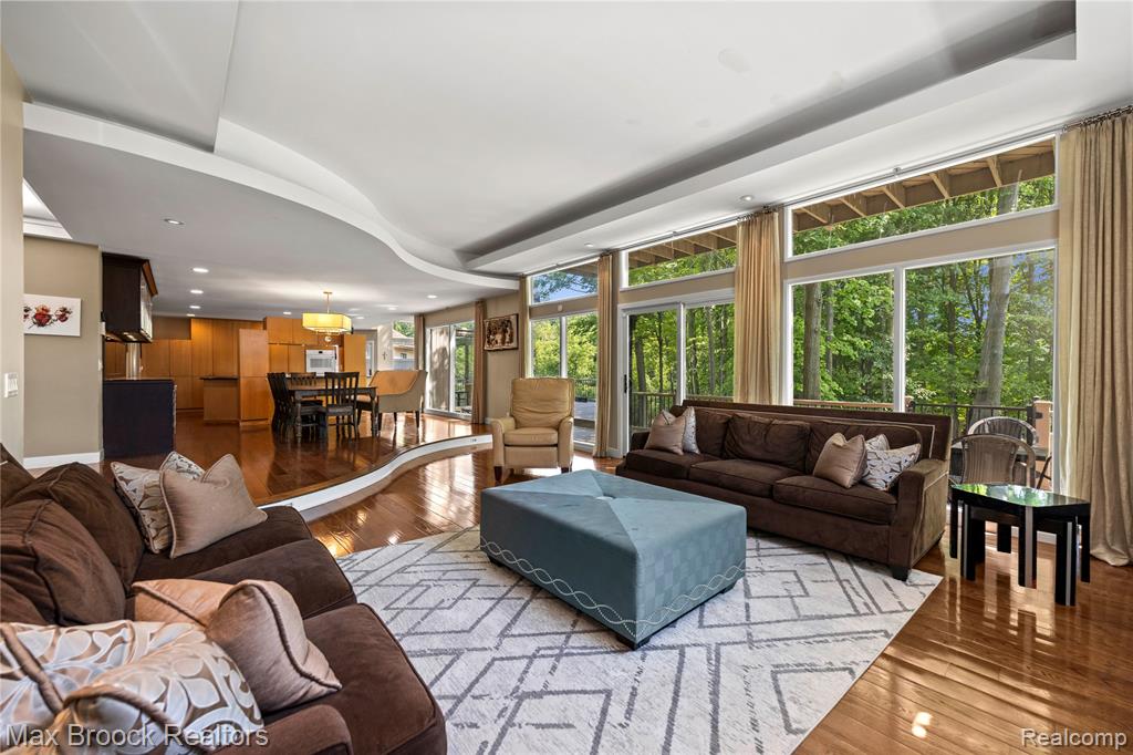 6067 Charles Drive, West Bloomfield, MI — Photo 11