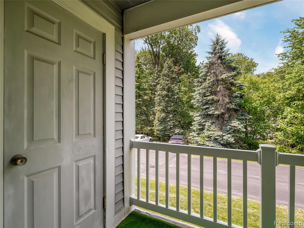 1127 S Lake Drive, 206, Novi, MI 48377 — Photo 16