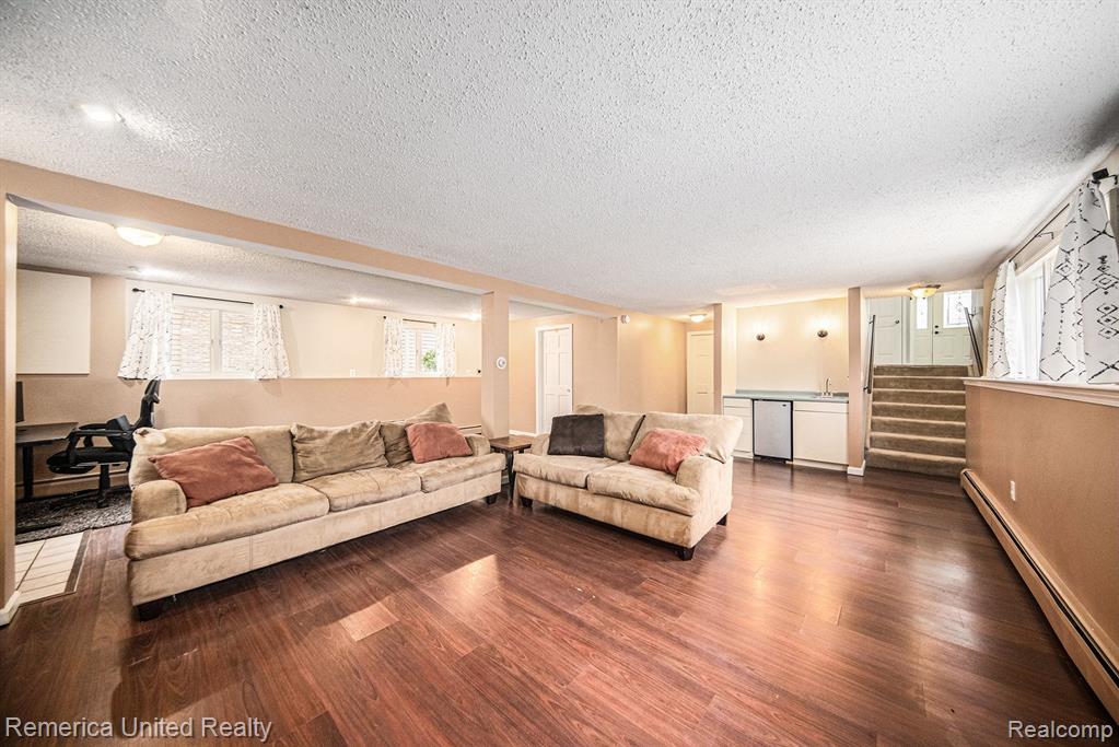 10606 HEENAN Drive, Whitmore Lake, MI 48189 — Photo 21