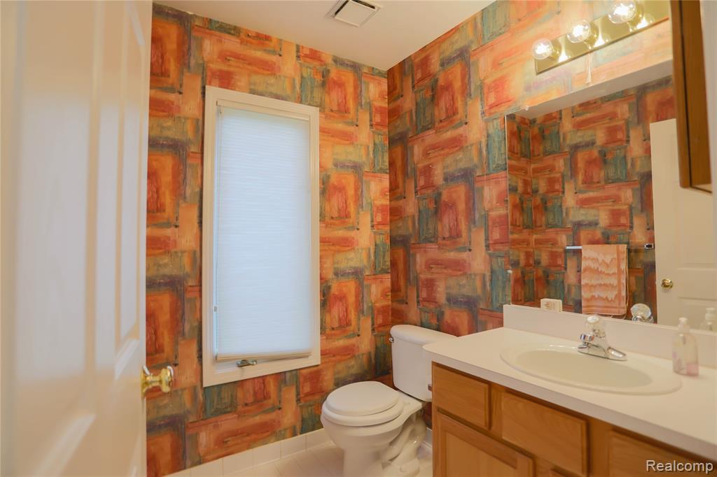 16768 Pearlcreek Court N, Macomb, MI 48042 — Photo 9