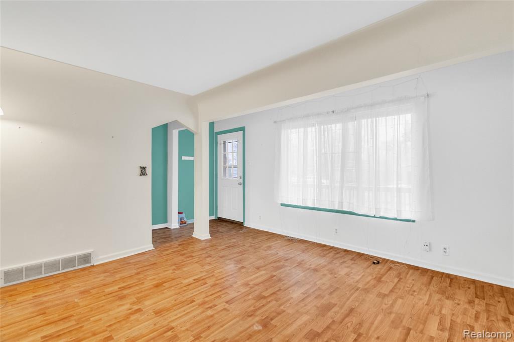 6522 Saline Drive, Waterford, MI 48329 — Photo 3