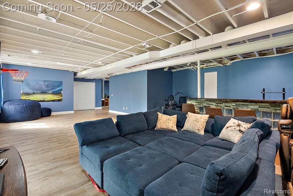 695 Dennison Court, Oakland, MI — Photo 44