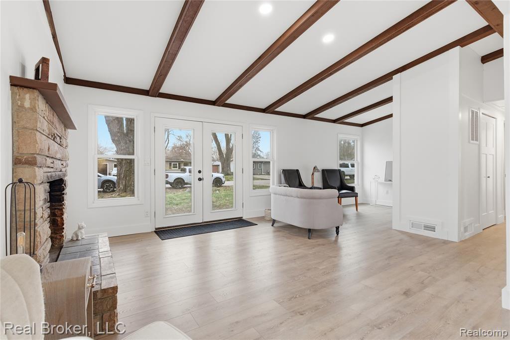 6351 Beth, Brighton, MI 48116 — Photo 4