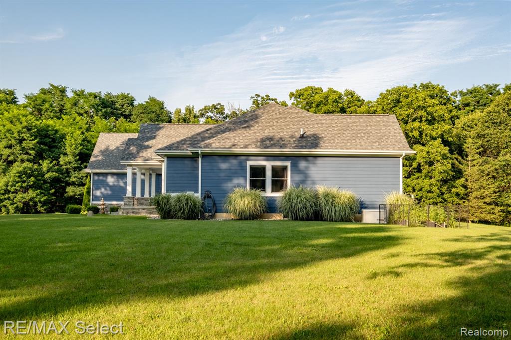 9388 MCMULLEN Circle, Fenton, MI 48430 — Photo 61