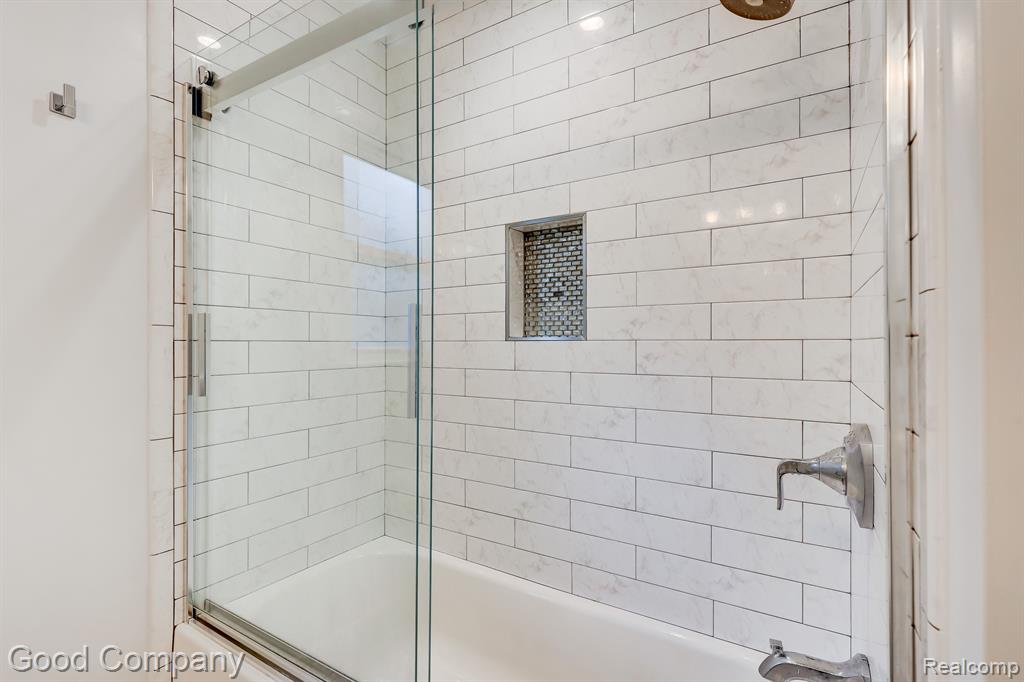605 HELENE Avenue, Royal Oak, MI 48067 — Photo 22